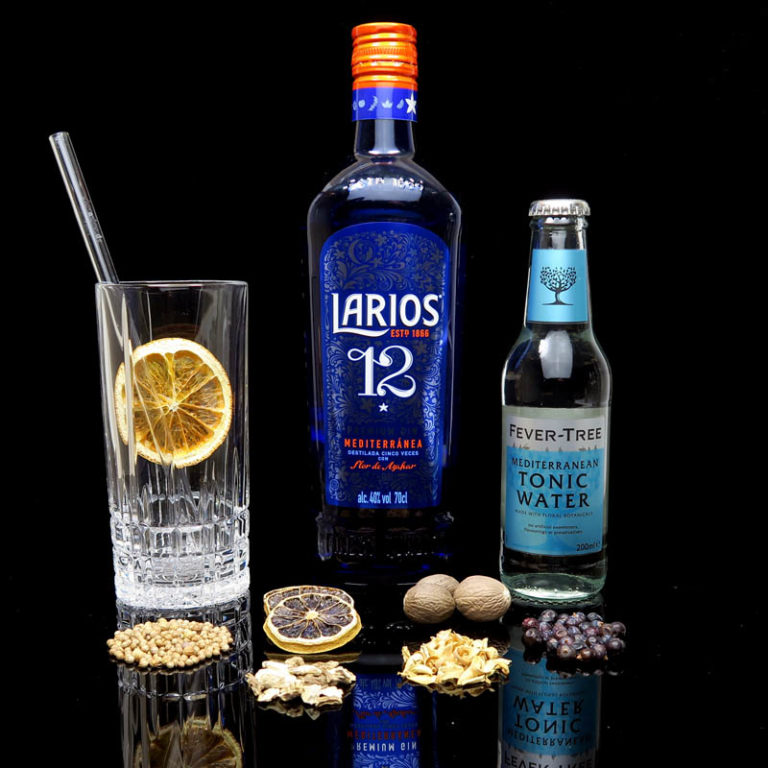 Larios 12 Gin ginvasion.de Mediterranes Flair im Glas