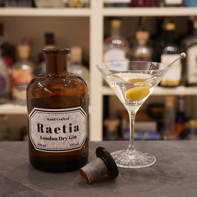 Der Raetia London Dry Gin im Review auf ginvasion.de