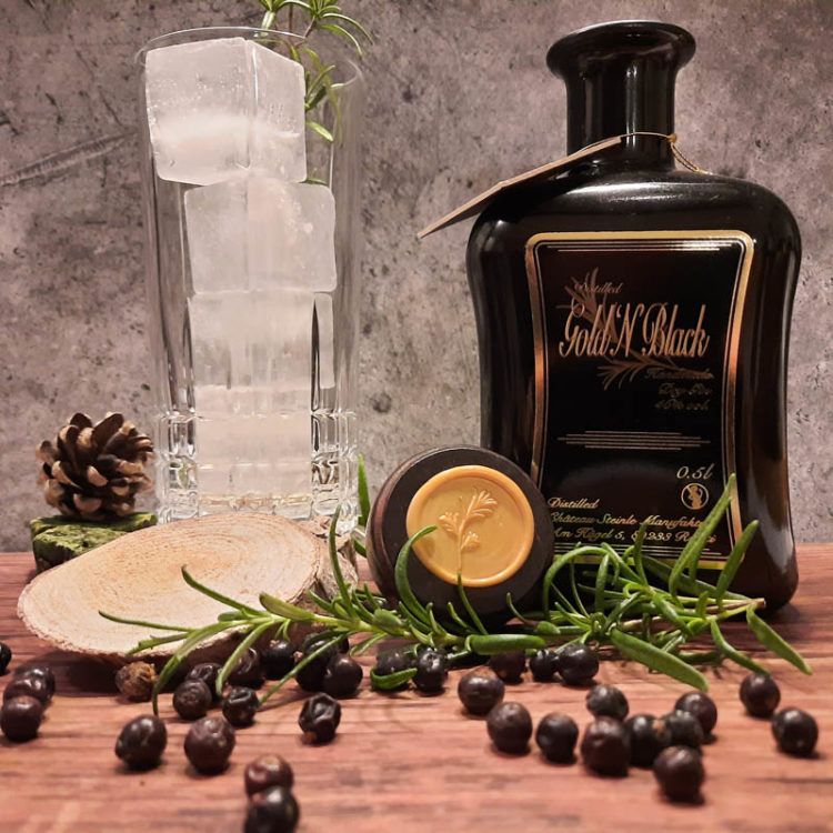 Gold’N‘Black Gin ginvasion traditionelle Handwerkskunst